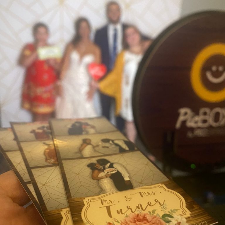 Tiras de fotos reales de PicBox en una graduación